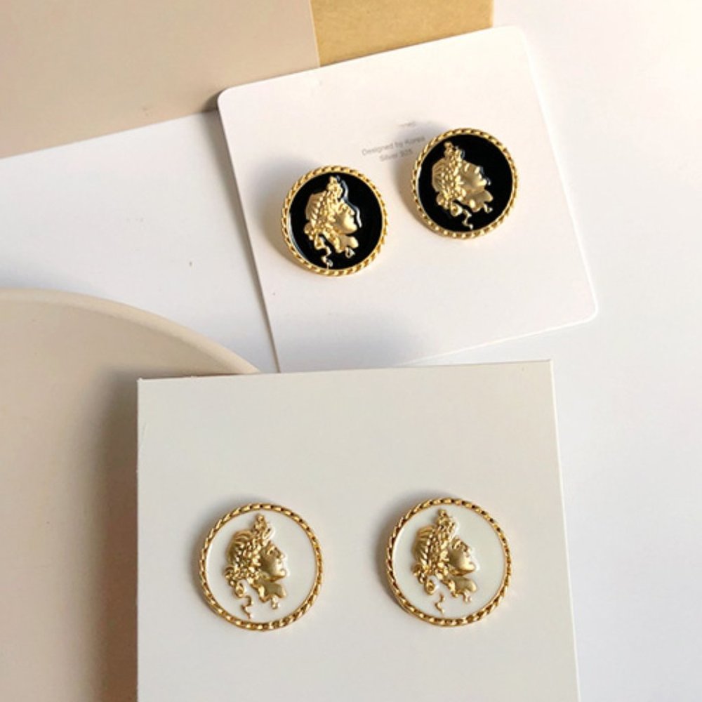 ❤️Last one💙Roman Knight Prince King Stud Earrings - Picture 10 of 11